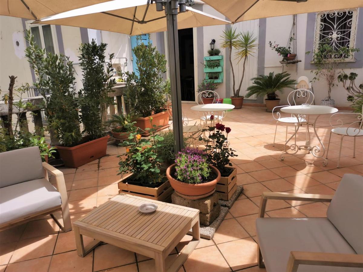 Alojamento de Acomodação e Pequeno-almoço Palazzo Della Loggia Nápoles
