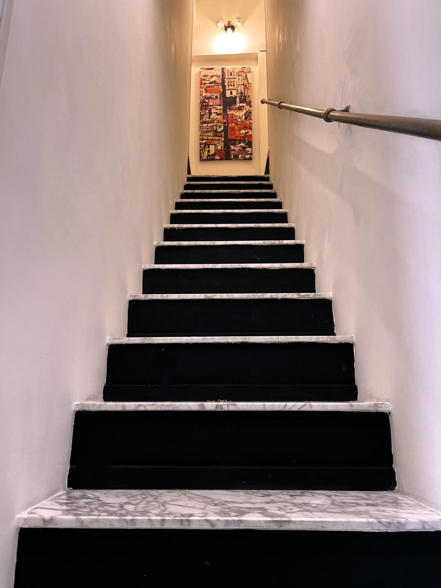 Palazzo Della Loggia 3* Nápoles