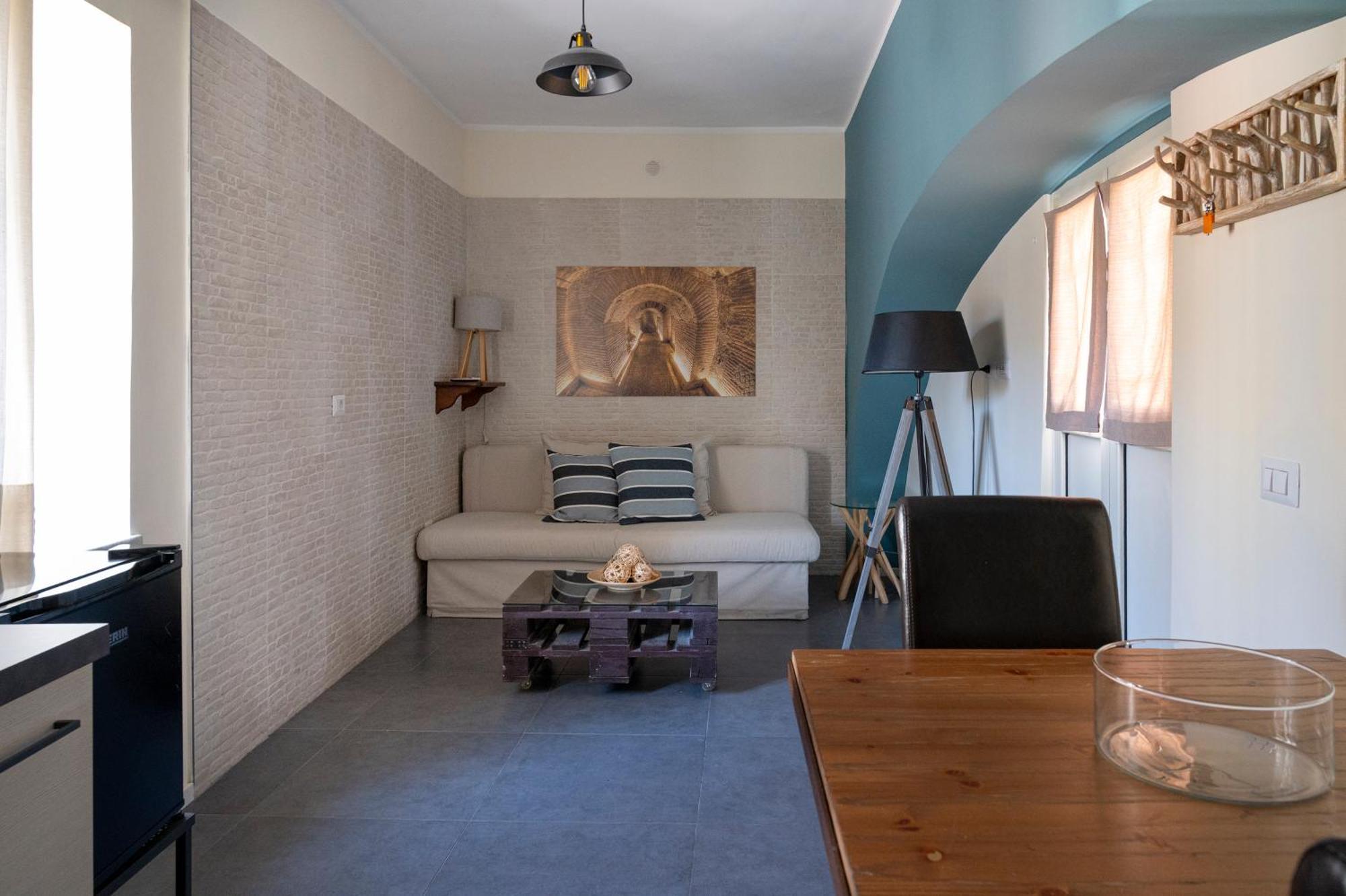 Palazzo Della Loggia 3* Nápoles
